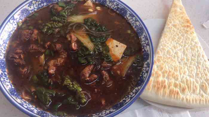 邵英儒烧肠-"邵英儒烧肠,在商州区东背街,商州区中学背.