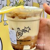 可以把曲奇沾着奶泡喝搅拌一下味道更嗲！