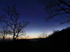 -鬼笑石后山停车场