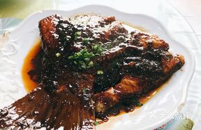 Braised Crucian Carp with Fish Tail
