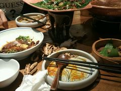 -云海肴·汽锅鸡·云南菜(天山百盛优客店)