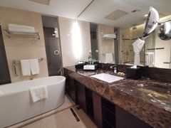 -青岛海尔洲际酒店