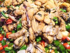 炭烧牛蛙平锅紫苏味-蘭奢雅集·江浙菜(青山江滩店)