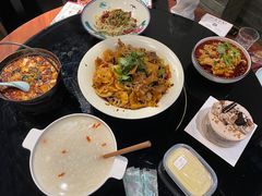 -川流不息·地道川菜·小龙虾(新松江路店)