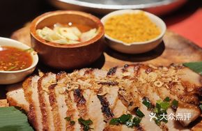 Classic Charcoal-Grilled Pork Neck Meat