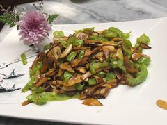 -蔼若春.传承三十年云南菜(金碧公园店)