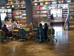 -新华书店(解放中路店)