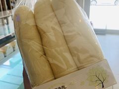 -顶东面包花园·生日蛋糕(世博店)