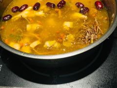 -尚尚仙·酸汤猪手·猪肚鸡火锅(华联万柳购物中心店)