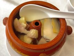 原汁男搂妹汽锅鸡-蝴蝶泉宾馆-中餐厅