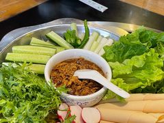 东北蘸酱菜-东三省东北铁锅炖(龙泉店)