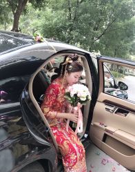 -艾米丽婚纱礼服