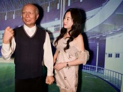 -厦门帷幕开啦红地毯蜡像艺术馆