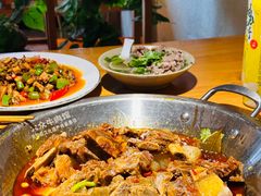 -大众跷脚牛肉馆·非遗传承单位(峨眉山店)