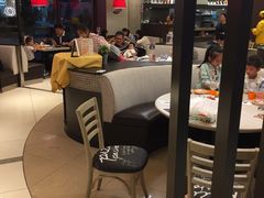 用餐区-必胜客(湘隆店)