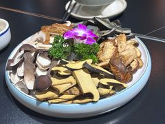 -野菌皇海景野生菌火锅(滨海大道店)