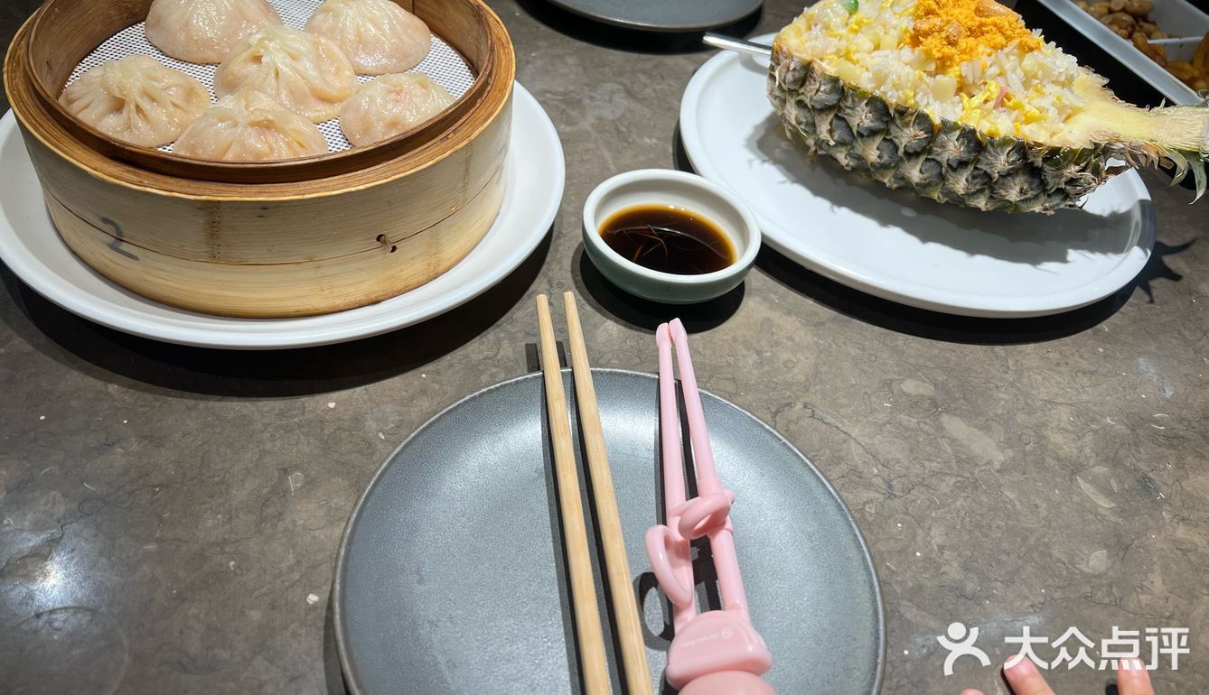 位于五道口购物中心五层。店内干净整洁，座椅设计舒适