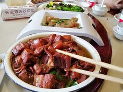 八爪鱼炖红烧肉-天宝酒店(万达店)
