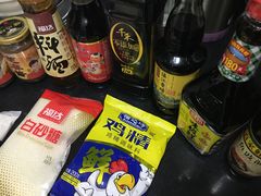 -中百仓储超市有限公司(越秀星汇维港店)