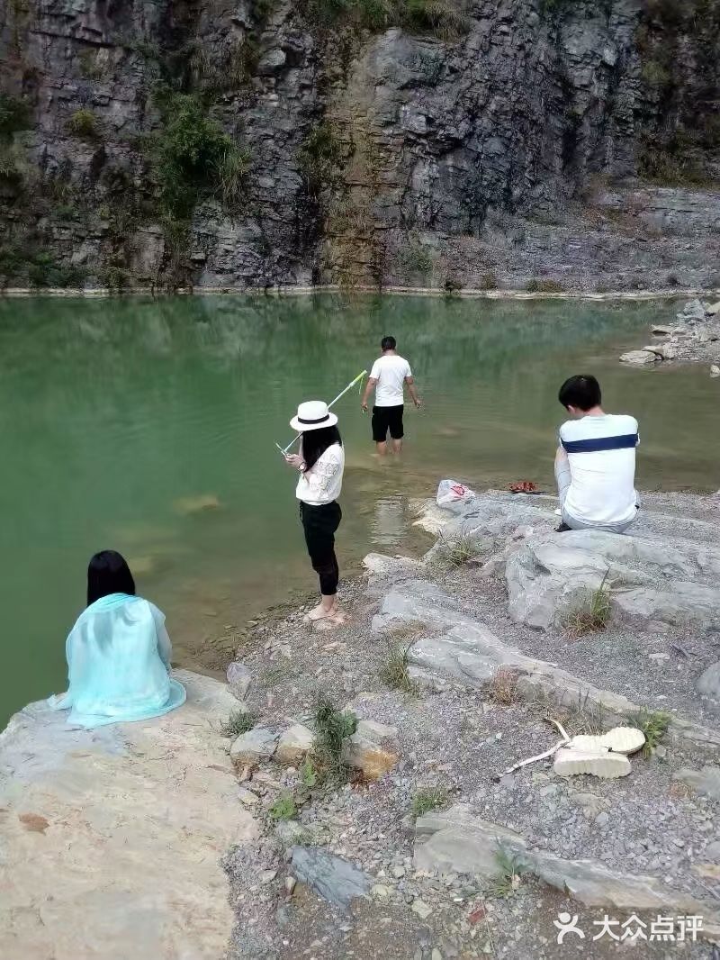 第一次去矿山公园时还是五六年前 那会小岛开了辆长安之