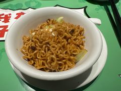 红葱脆骨炒方便面-鑫小城故事·藕汤·家常菜(台北一路总店)