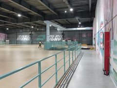 -极限PLAY运动娱乐新世界·团建派对表演休闲馆·室内高空游乐园