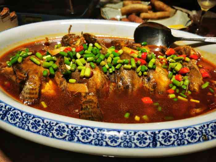 披云徽府(繁华大道店)-"刚开业的服务员给我留下巨差的印象,清一色...