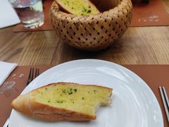 餐前面包Bread-Golden Lily河内巴黎法越料理餐厅(建国西路店)