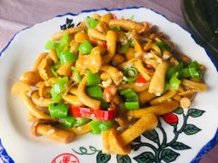 尖椒滑子菇-韵之源农家菜(北京1店)