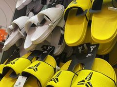 -NIKE上海青浦换季优惠店