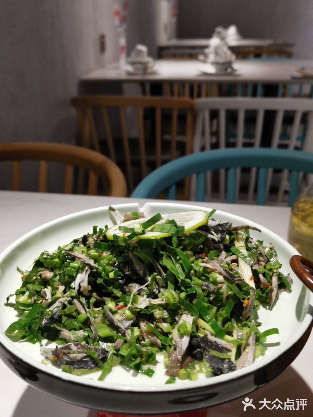 鬼鸡是酸味的，主要是吃个新鲜，还是吃不惯的