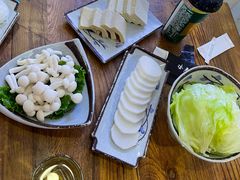 生菜-毛辣果·贵州红酸汤牛肉火锅(西单店)