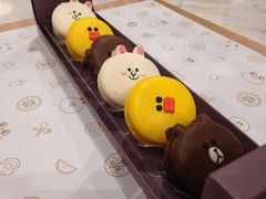 -LINE FRIENDS Garosu-gil Flagship Store