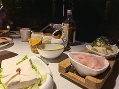 -墨居上隐·院子里火锅(峨眉店)