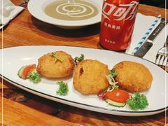 -1886德国汽车餐厅(外滩十六铺码头店)