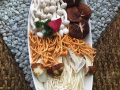 -慢丽江·云南野生菌土鸡锅(西山店)