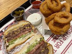 -The Habit Burger Grill 哈比特汉堡(爱琴海店)