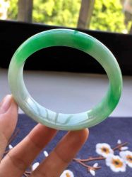 -北京七彩云南翡翠珠宝旗舰店(月坛店)