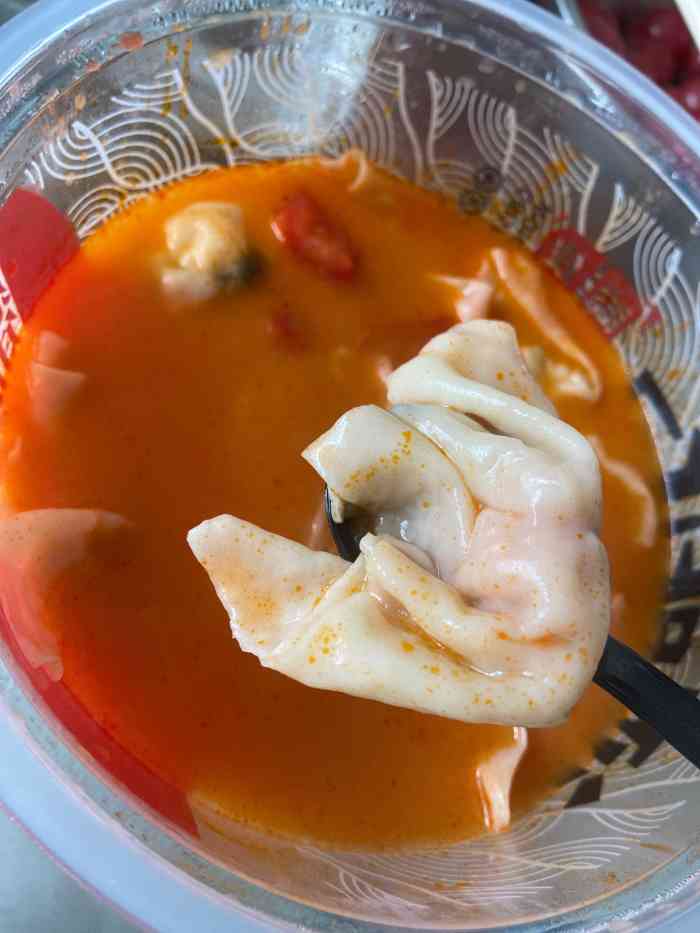 谭明白脆皮馄饨-"在火车站附近开的一家脆皮馄饨,就餐环境可.