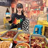 能让我放下手机的只有“辣家私厨”的小龙虾烧烤和啤酒啦[亲亲]‼️