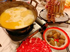 -鲜入围煮花胶鸡海鲜火锅