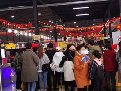 -嘿哟动霸CHUA·新潮玩运动娱乐中心·蹦床滑冰团建乐园