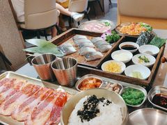 -围炉肉舍•炭烤活鳗•丹东海鲜烤肉(步行街店)