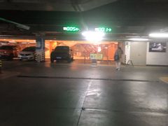 -万象城-停车场
