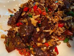 白辣椒炒腊牛肉-凤凰湘语·湘粤鲜融(浦东旗舰店)