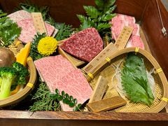 -山川小町·极番烧肉(新地假日广场店)