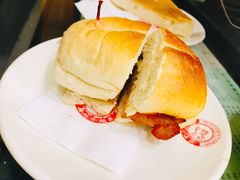 猪扒包-义顺牛奶公司(庇利金街店)