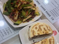 -吴三酸菜麻食酱香面馆(印花布园小区店)