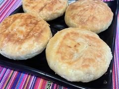 云南现烤鲜花饼-香巴拉云南餐厅(华莱坞店)