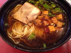 辣酱焖蹄面-德兴馆(山西南路店)